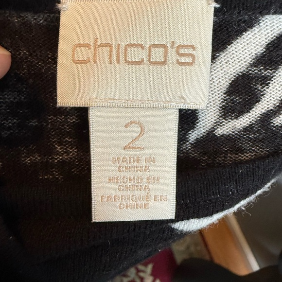 Chico's Travelers Monochrome Leaf Pattern Tunic Sheer Bottom Hem Womens Sz 2 - Picture 3 of 6